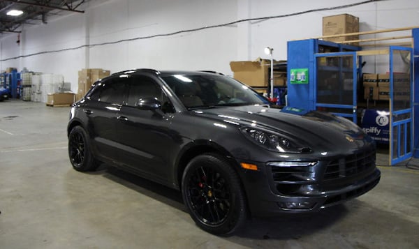 Porche-diamond-plate-otimized-1