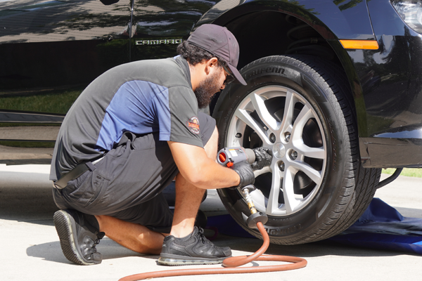 Utilize Spiffy’s convenient mobile tire service and equip your car with new tires for spring.